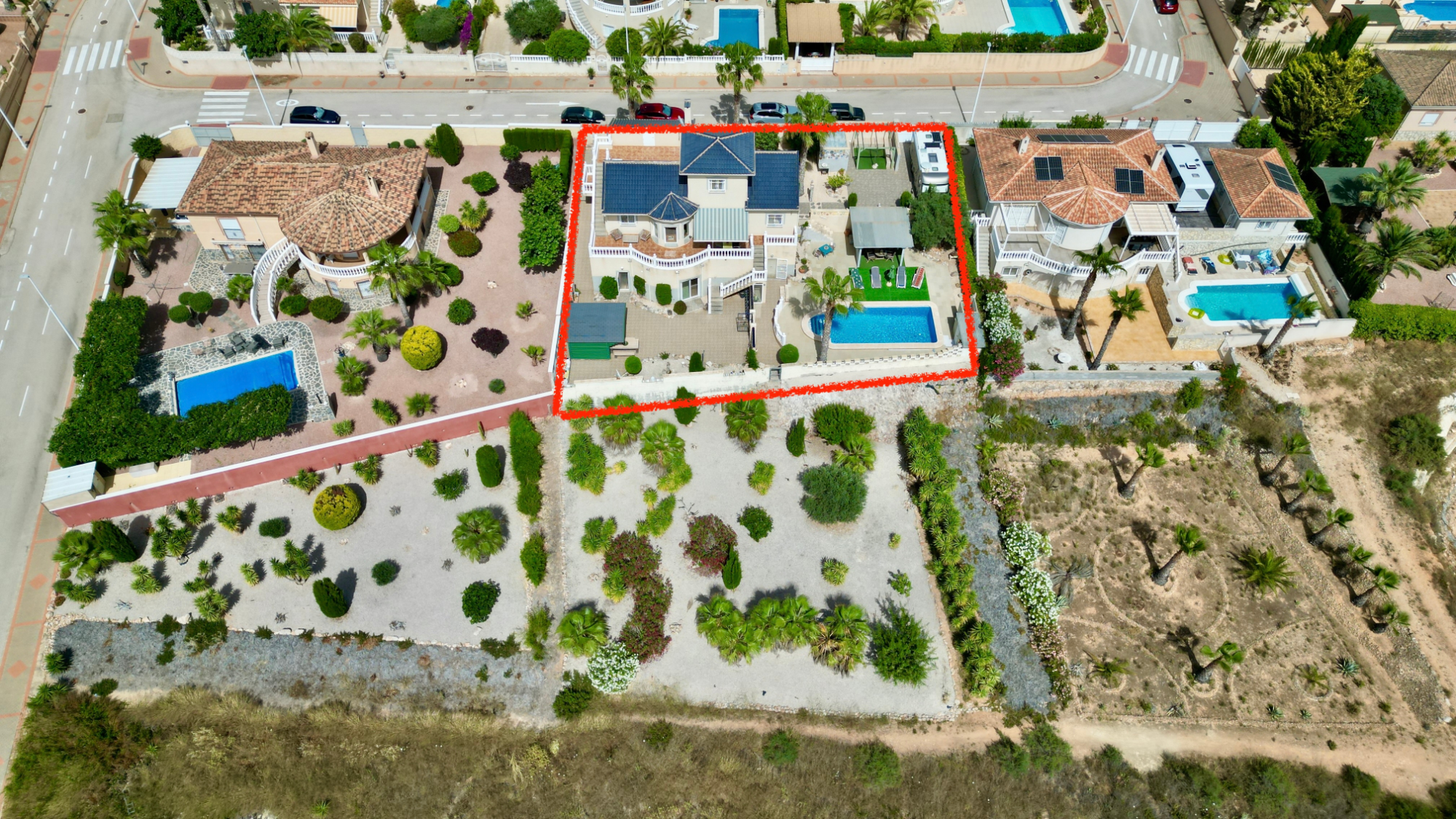Indrukwekkende villa met gastenverblijven en panoramisch uitzicht in Hondón de las Nieves