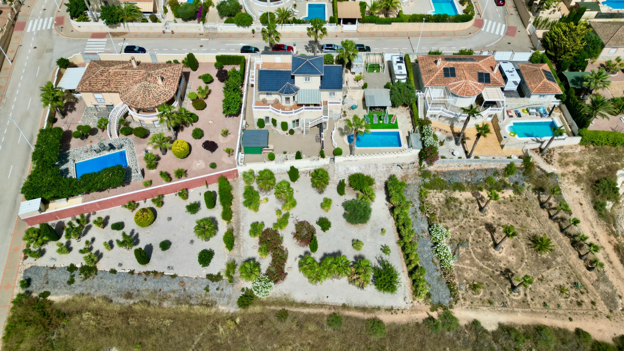 Indrukwekkende villa met gastenverblijven en panoramisch uitzicht in Hondón de las Nieves