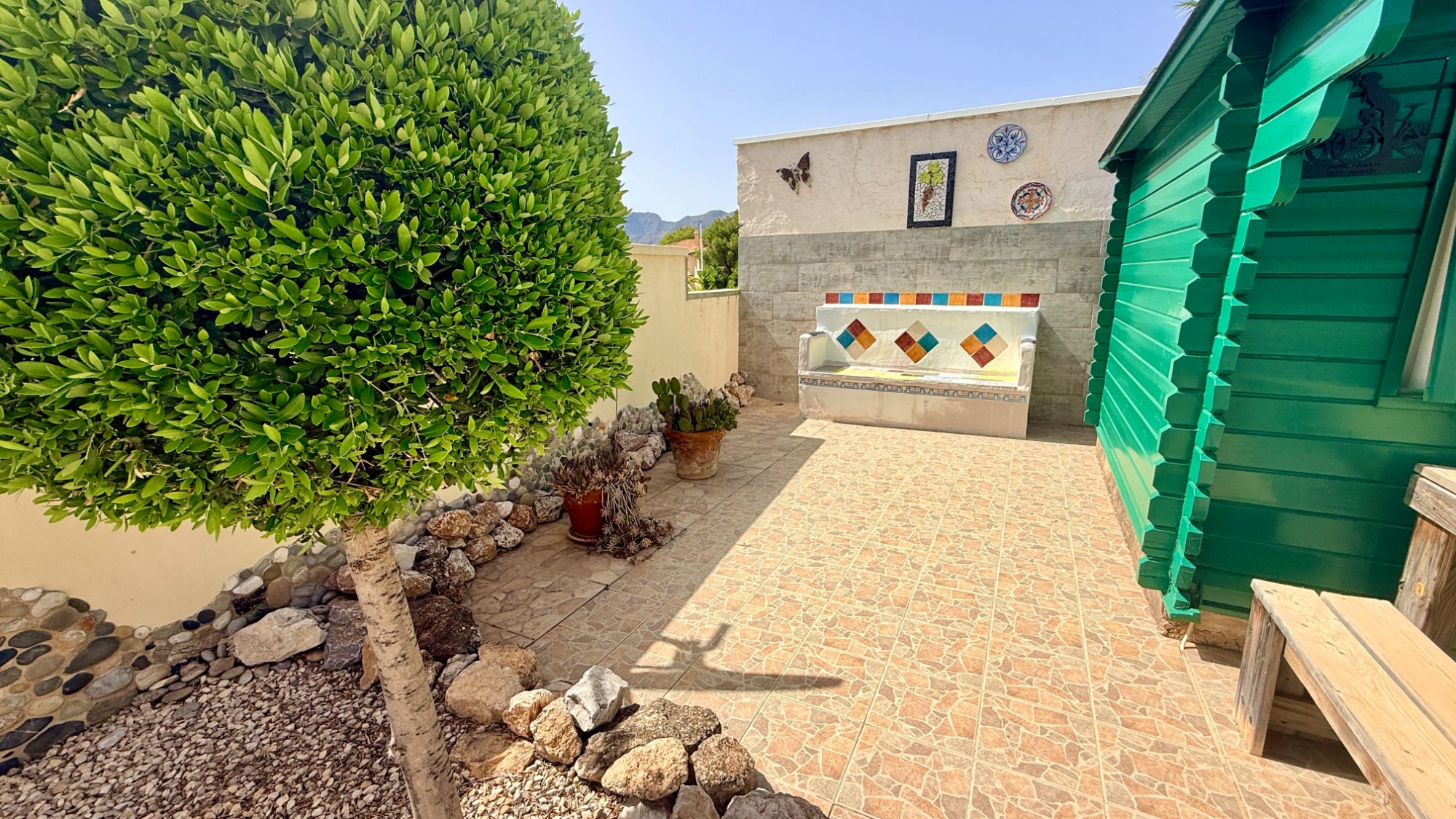 Indrukwekkende villa met gastenverblijven en panoramisch uitzicht in Hondón de las Nieves