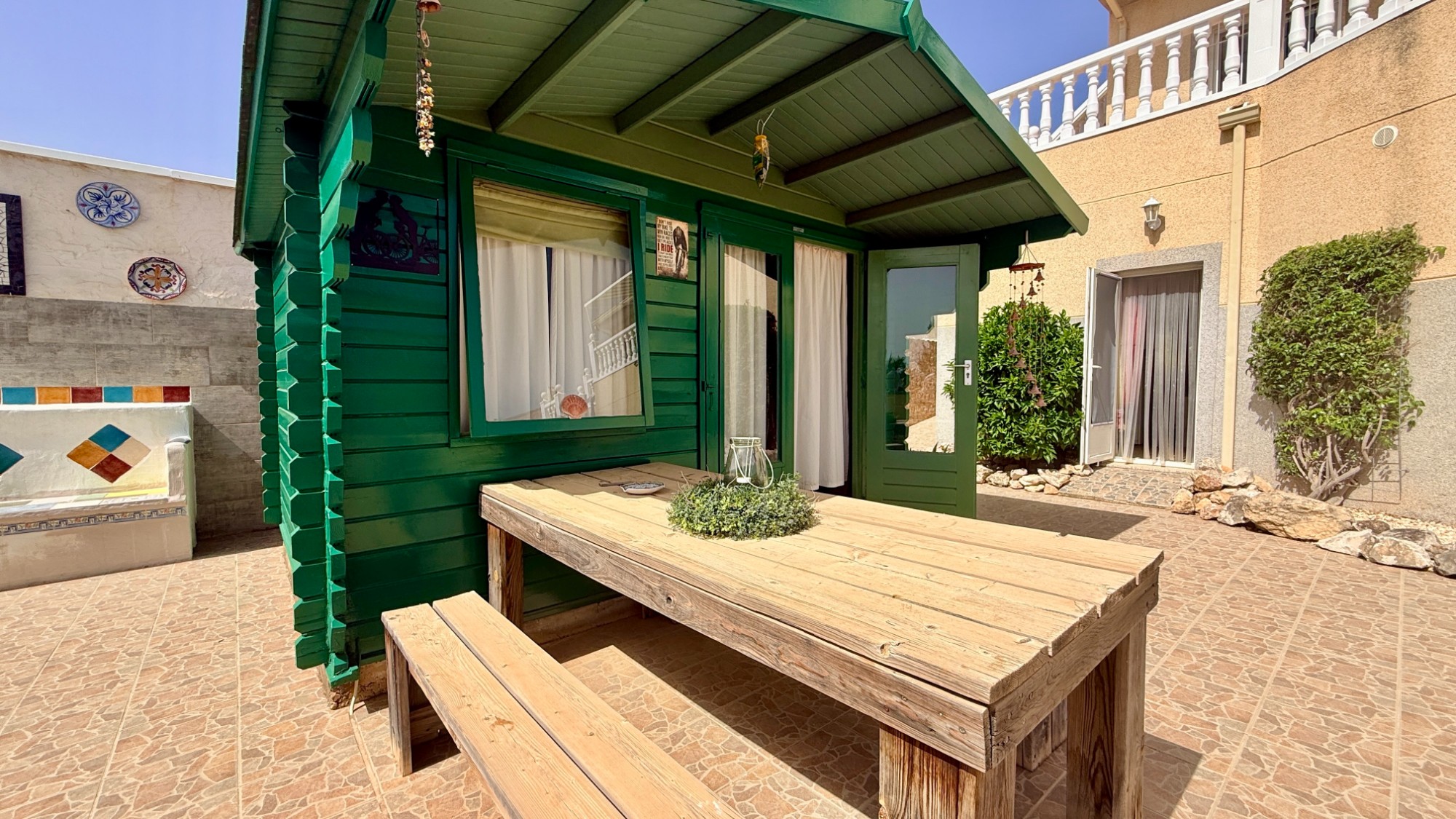 Indrukwekkende villa met gastenverblijven en panoramisch uitzicht in Hondón de las Nieves