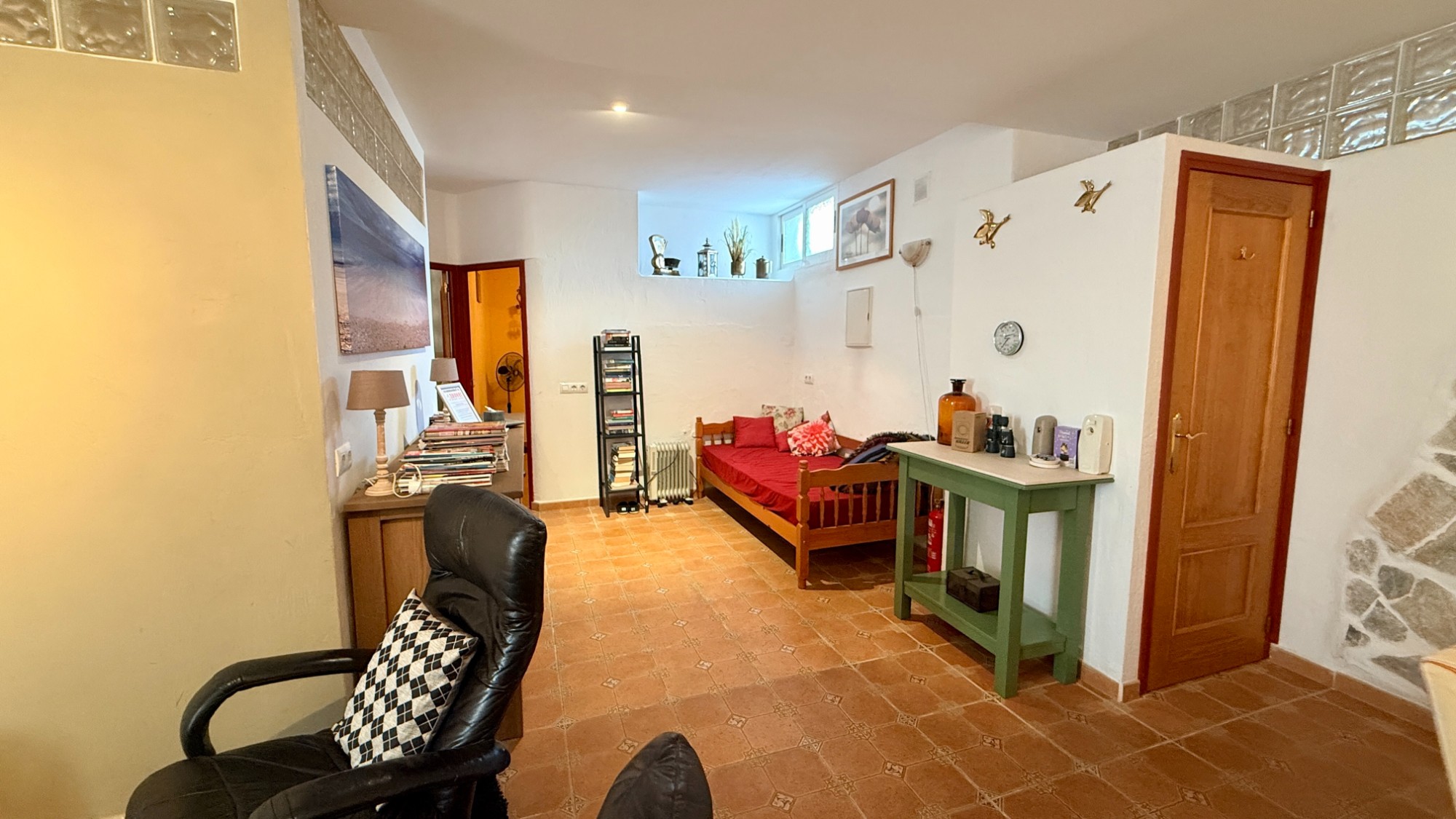 Indrukwekkende villa met gastenverblijven en panoramisch uitzicht in Hondón de las Nieves