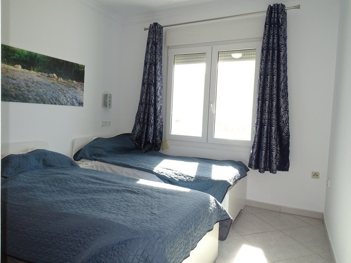 DP-07-R4890466-24 Ruime villa met zeezicht en privé zwembad in Calpe