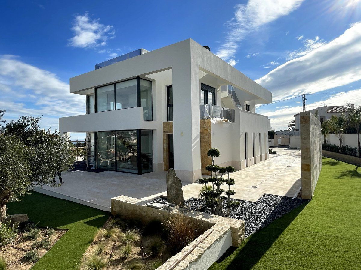 Moderne nieuwbouw villa vlakbij Cala La Fustera in Benissa