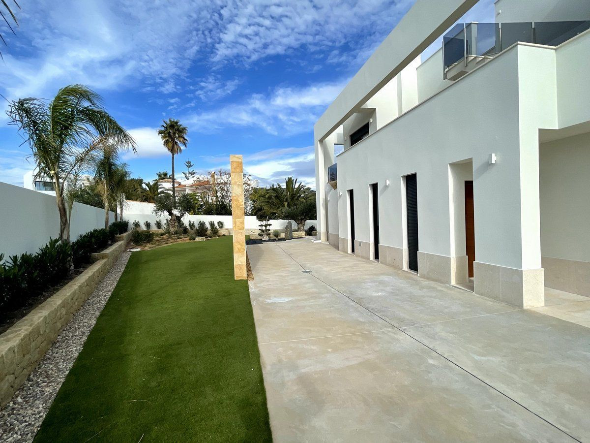 Moderne nieuwbouw villa vlakbij Cala La Fustera in Benissa