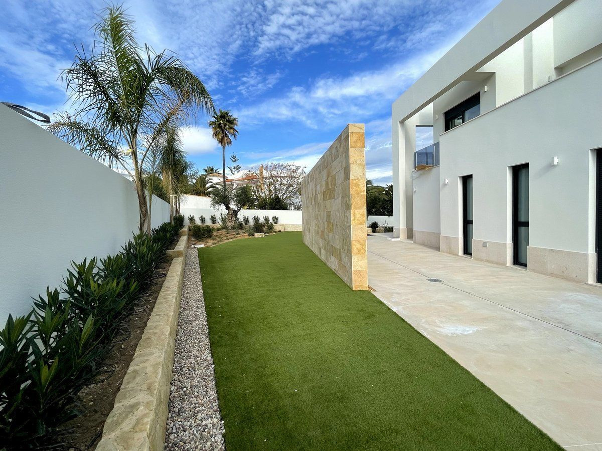 Moderne nieuwbouw villa vlakbij Cala La Fustera in Benissa