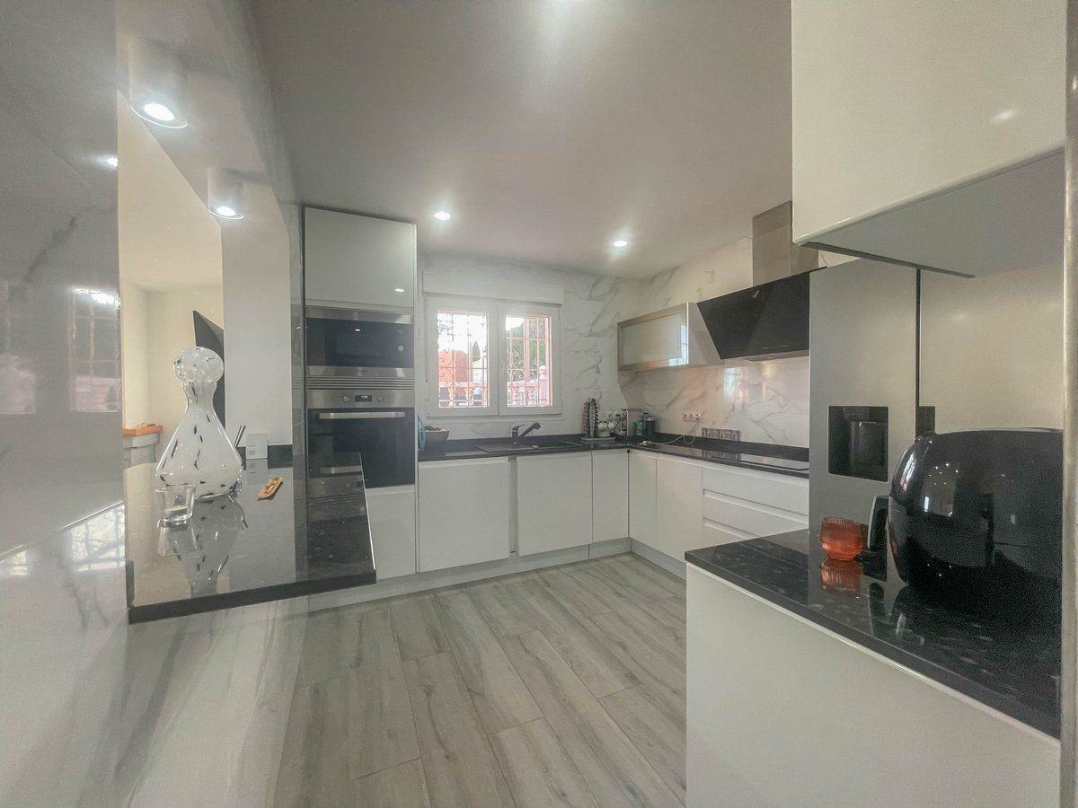 Villa met zeezicht en gastenappartement in Calpe
