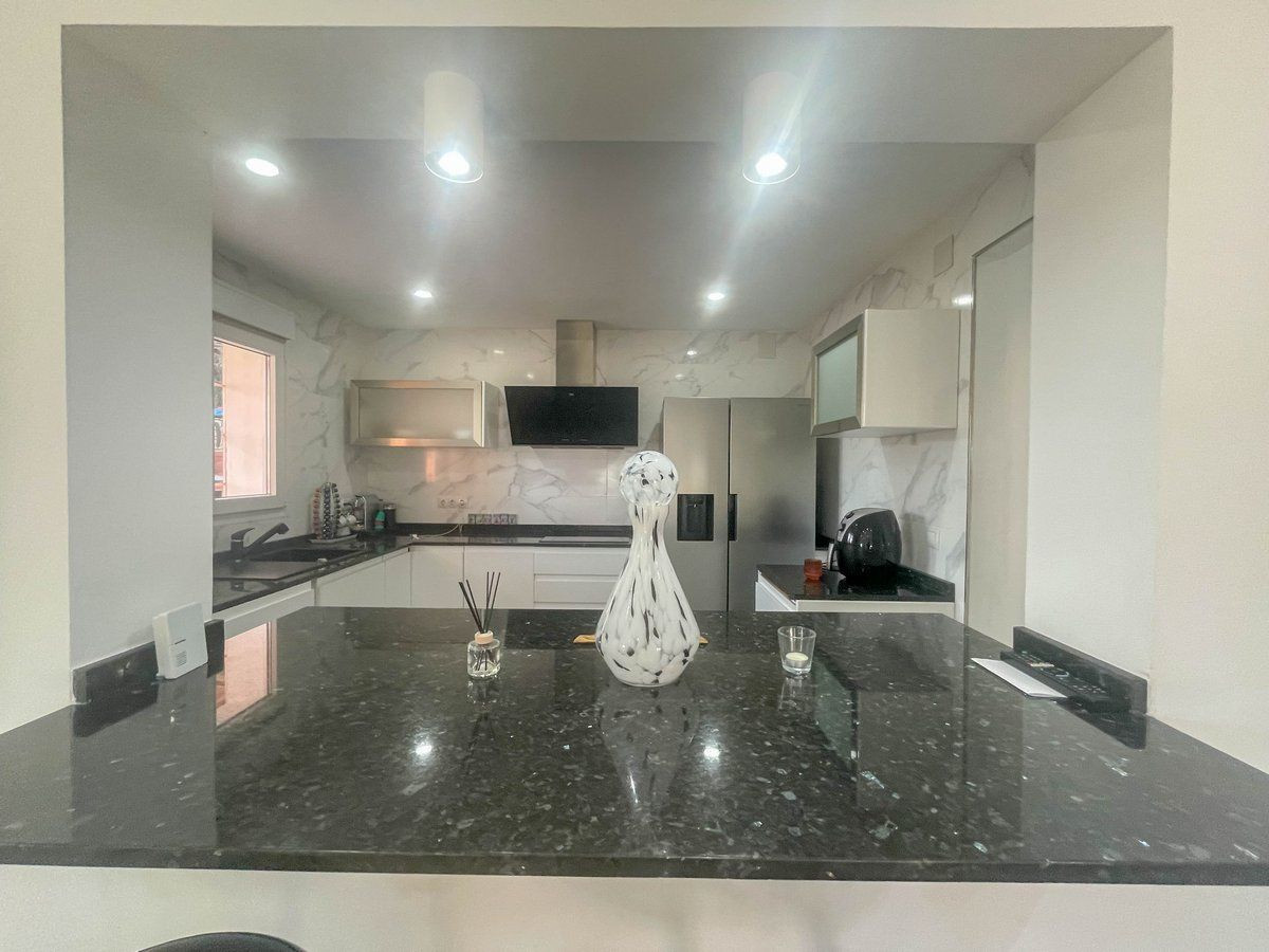 Villa met zeezicht en gastenappartement in Calpe