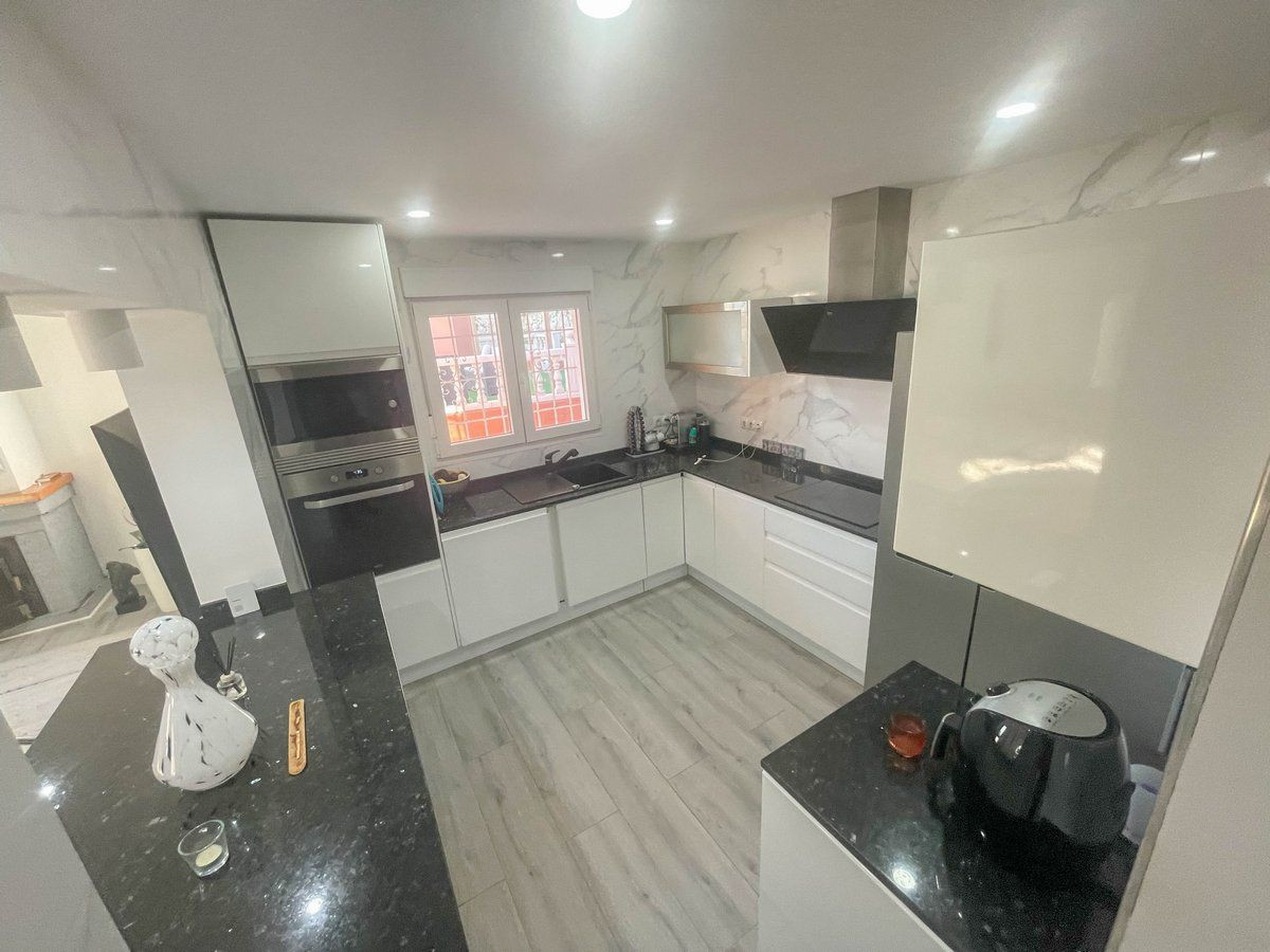 Villa met zeezicht en gastenappartement in Calpe