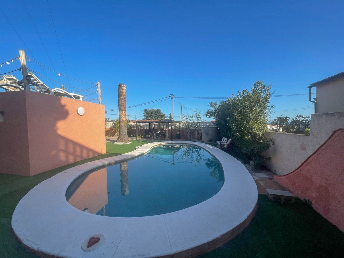 Villa met zeezicht en gastenappartement in Calpe