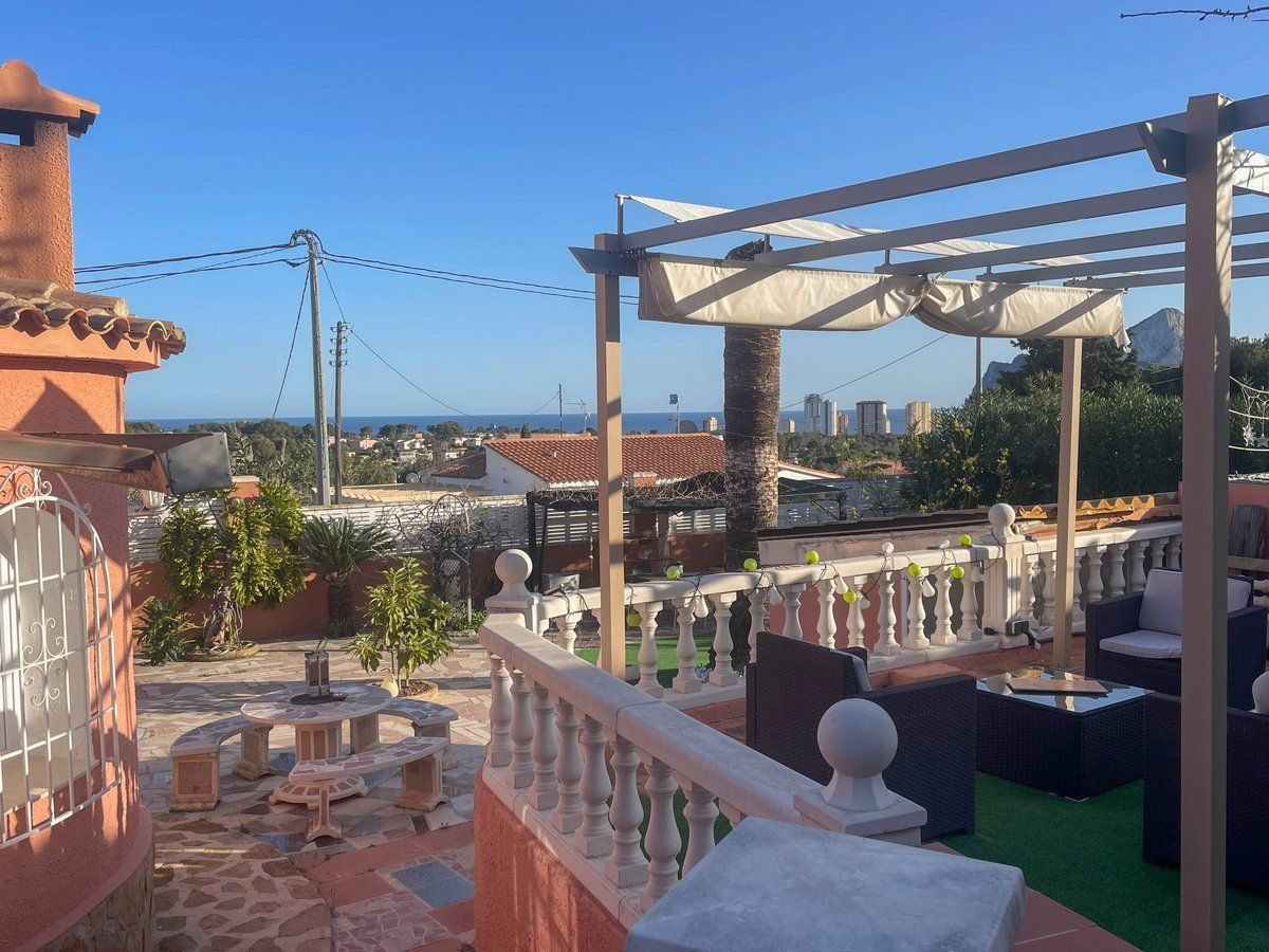 Villa met zeezicht en gastenappartement in Calpe