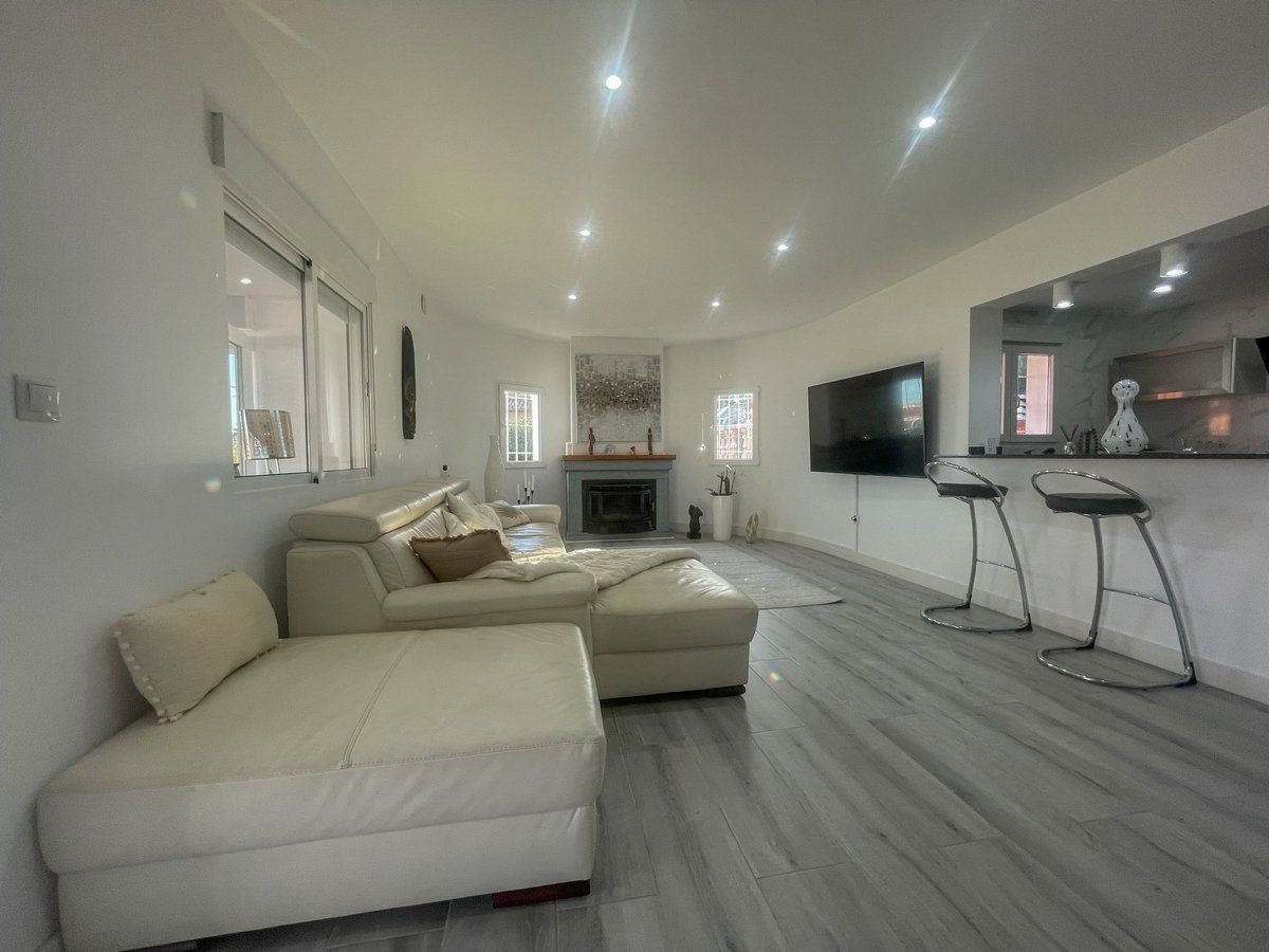 Villa met zeezicht en gastenappartement in Calpe