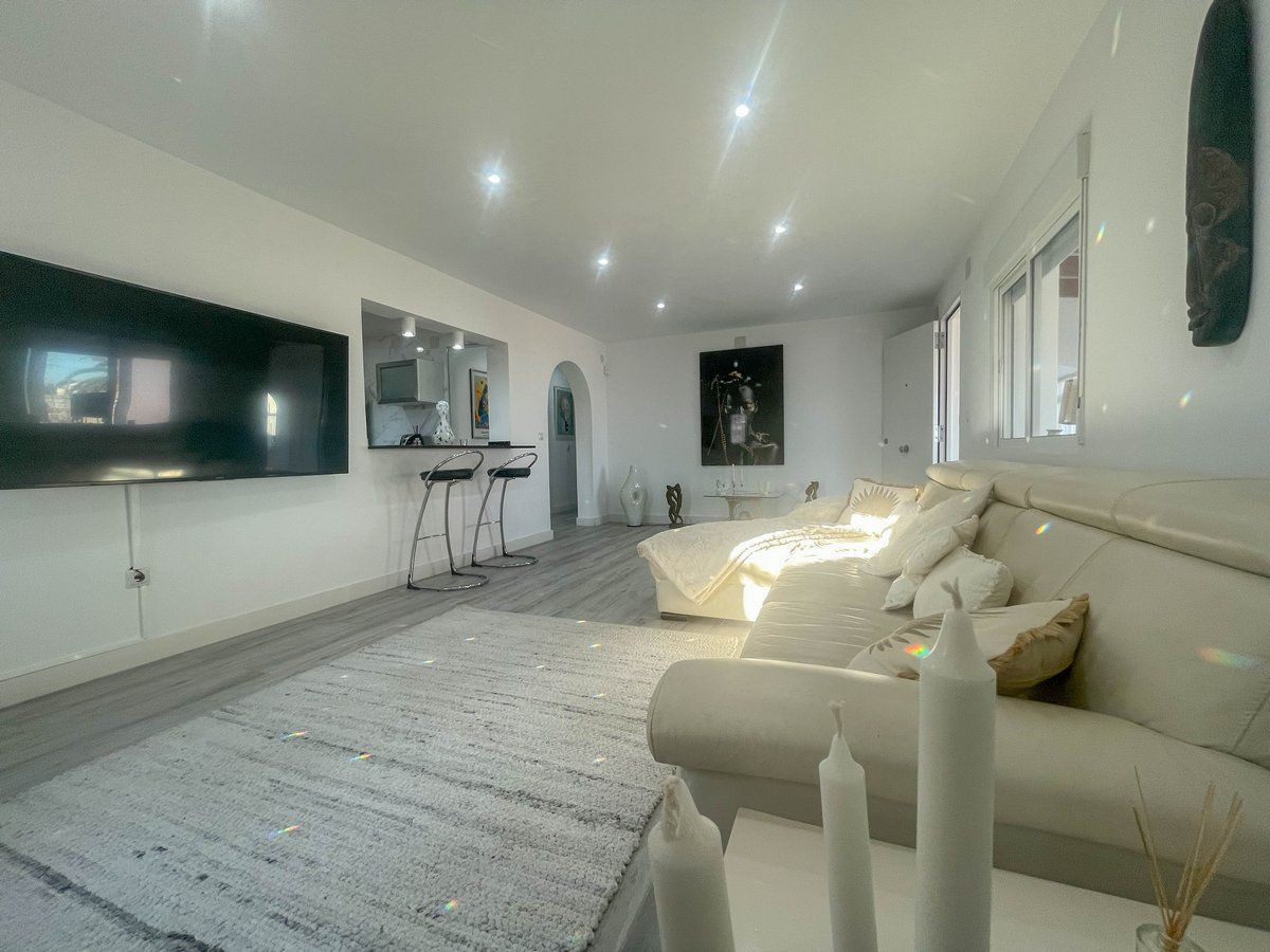 Villa met zeezicht en gastenappartement in Calpe
