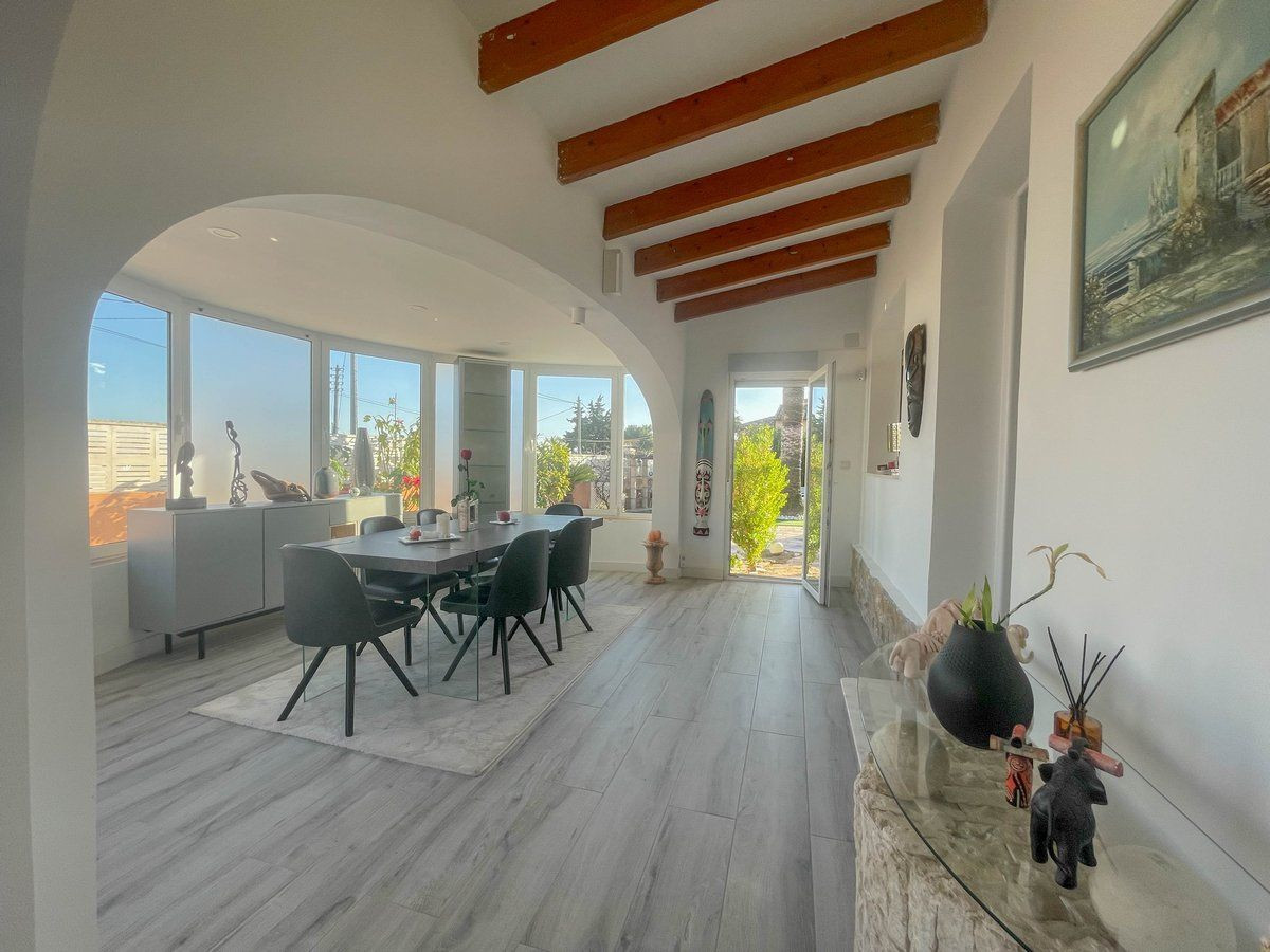 Villa met zeezicht en gastenappartement in Calpe