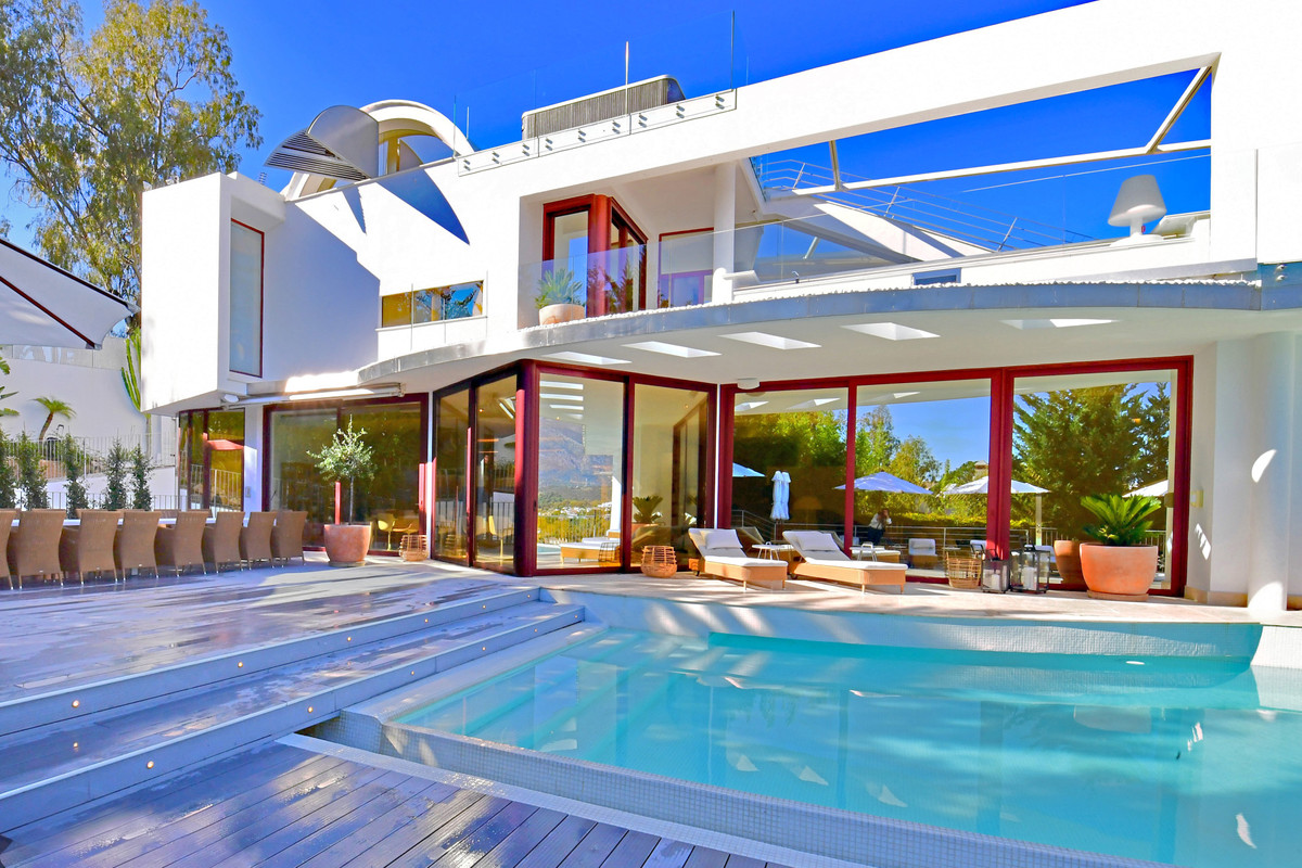 Villa te koop in Nueva Andalucía