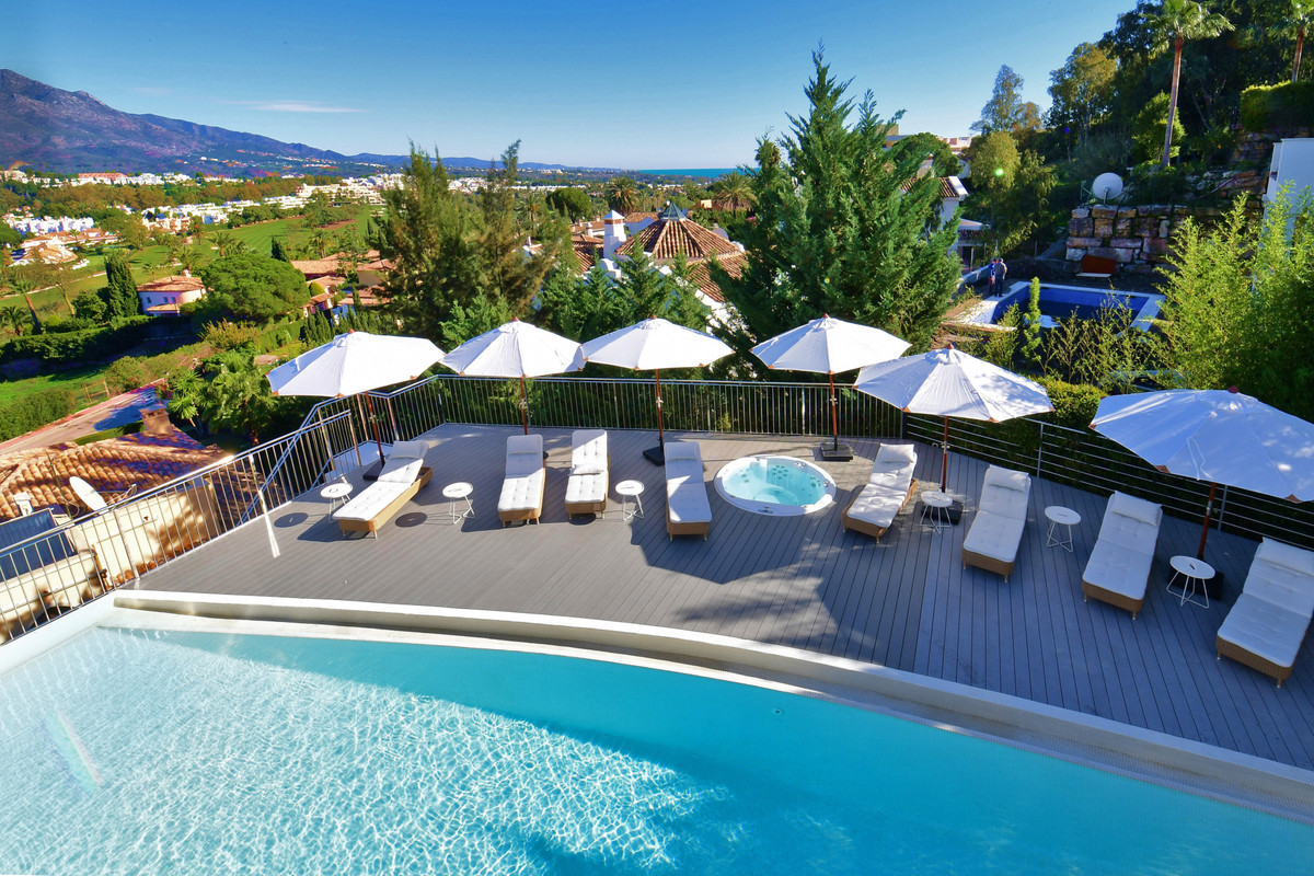 Villa te koop in Nueva Andalucía