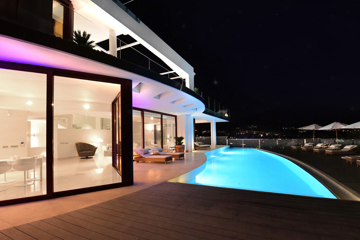 Villa te koop in Nueva Andalucía