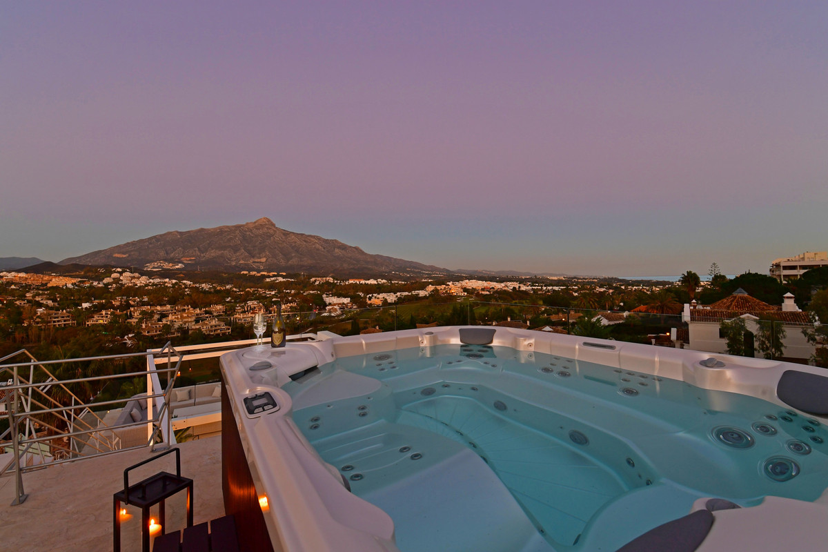 Villa te koop in Nueva Andalucía