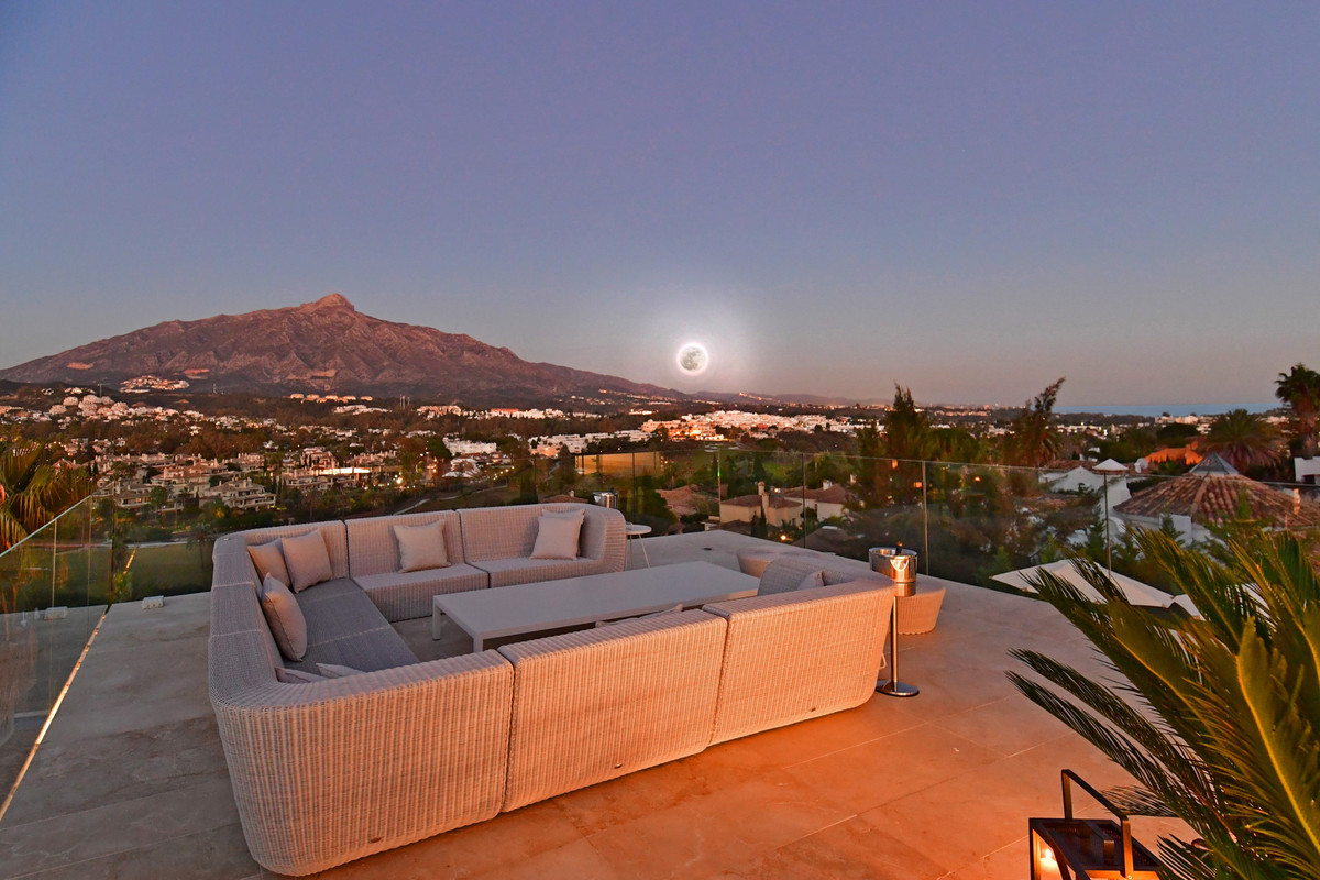 Villa te koop in Nueva Andalucía
