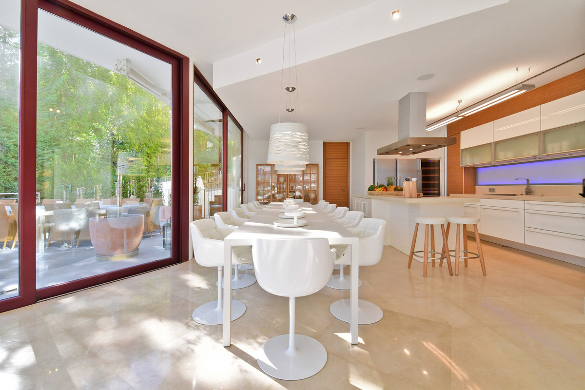 Villa te koop in Nueva Andalucía