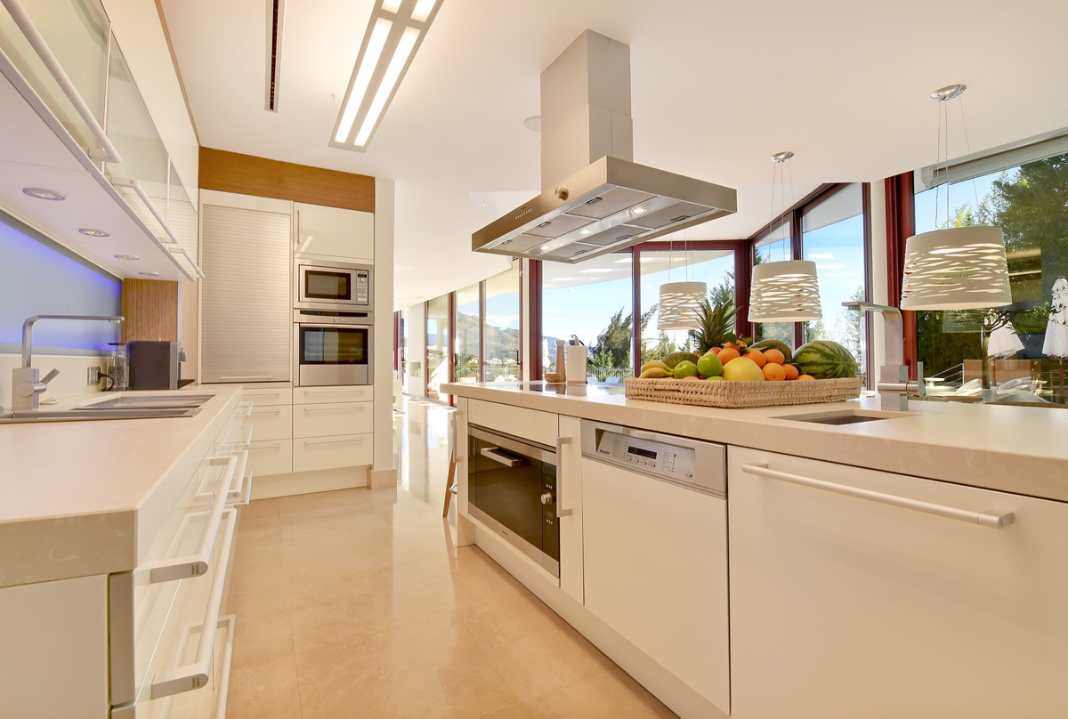 Villa te koop in Nueva Andalucía