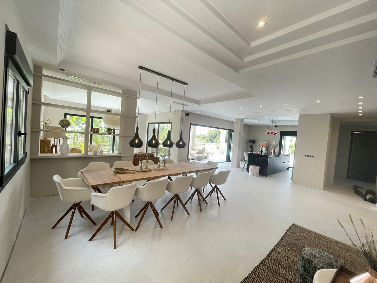 Villa te koop in Elviria