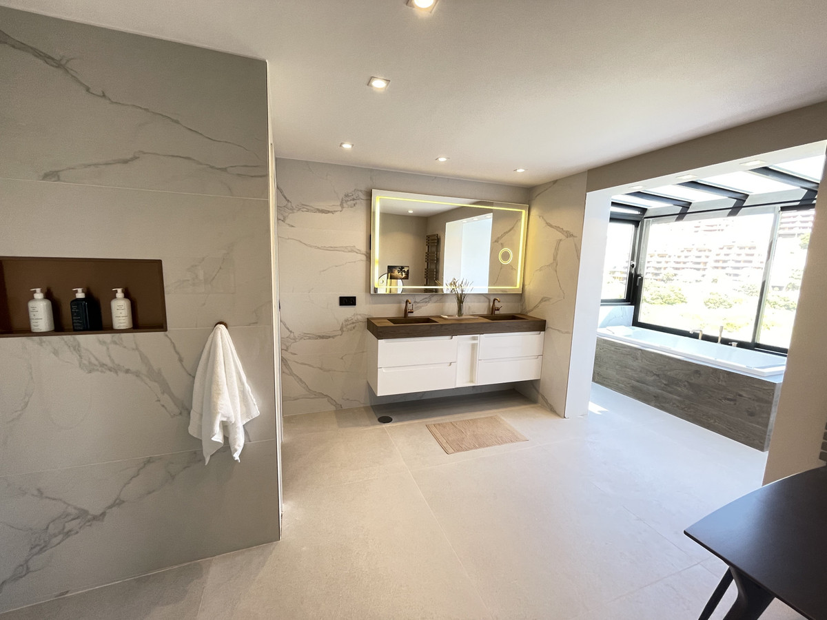 Villa te koop in Elviria