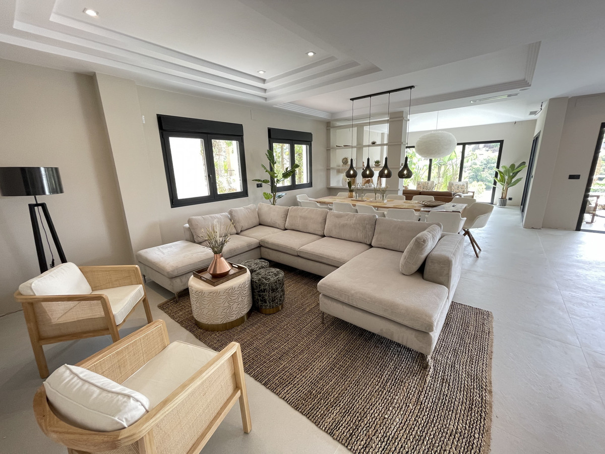 Villa te koop in Elviria