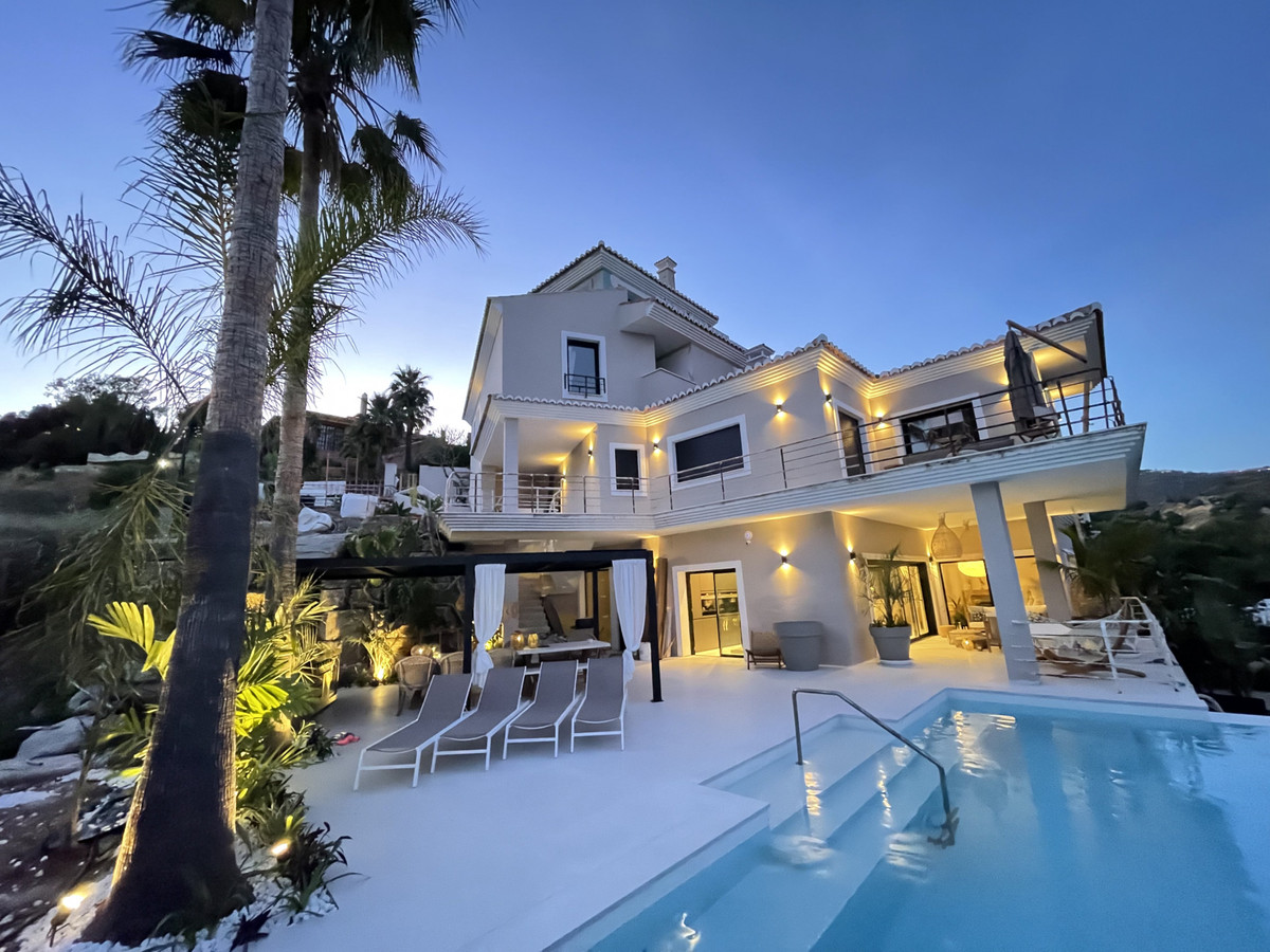 Villa te koop in Elviria