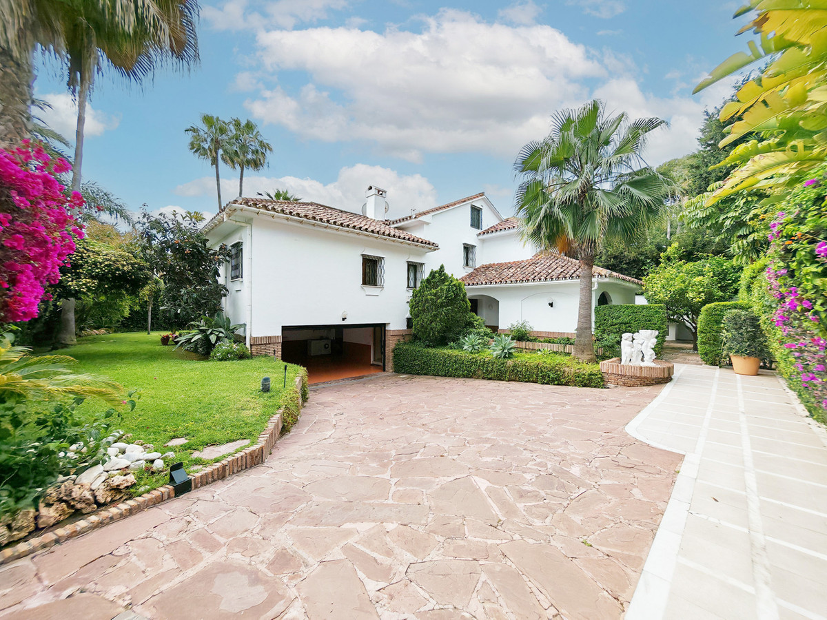 Villa te koop in Los Monteros