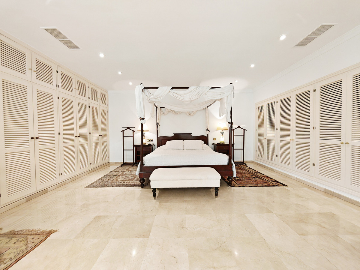 Villa te koop in Los Monteros