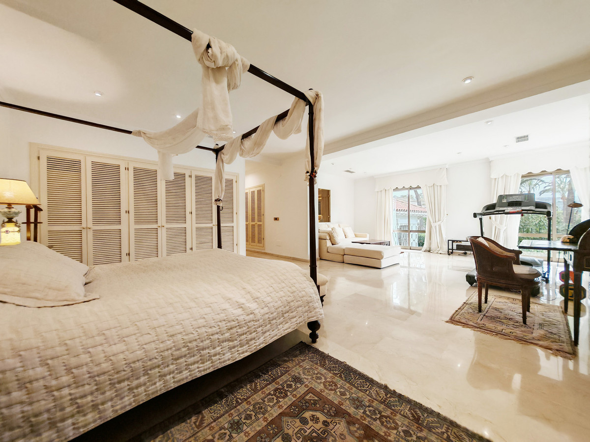 Villa te koop in Los Monteros