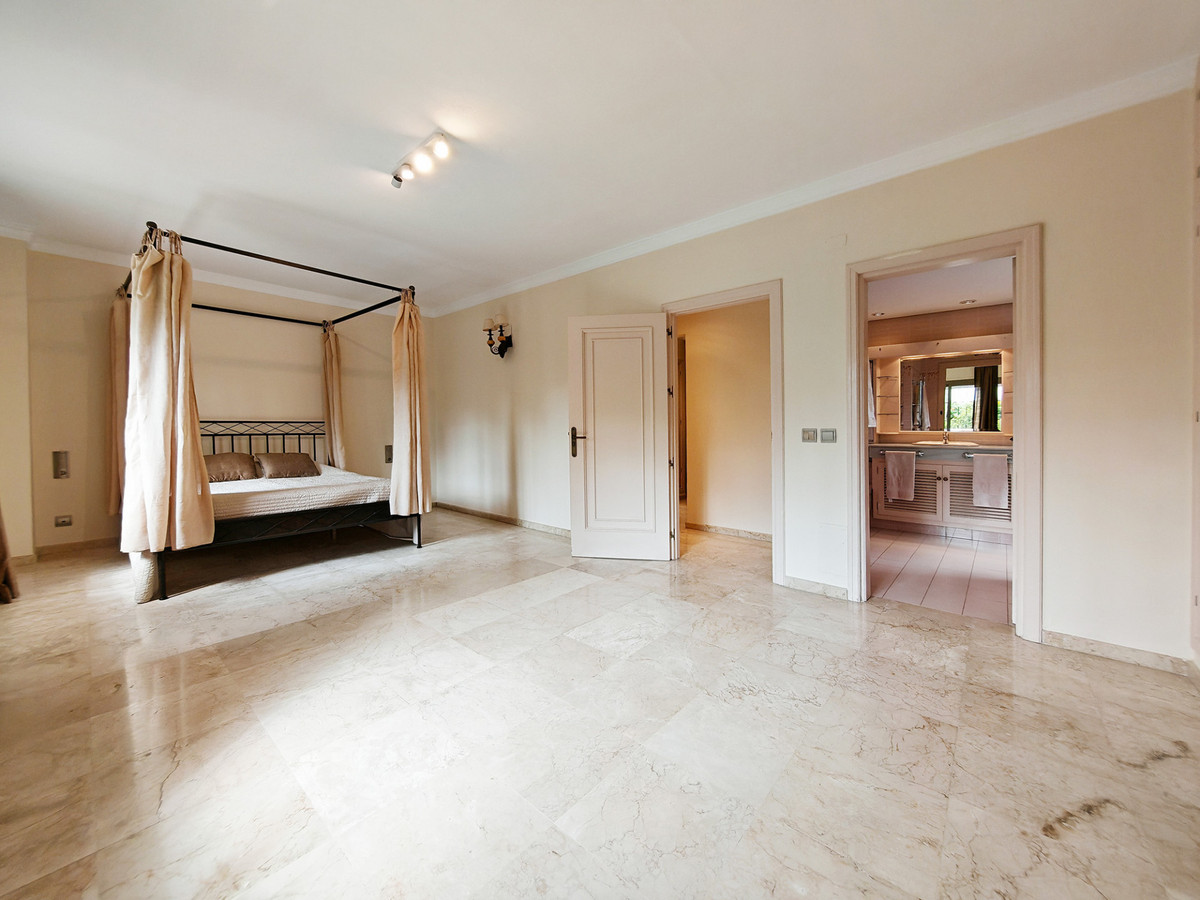 Villa te koop in Los Monteros