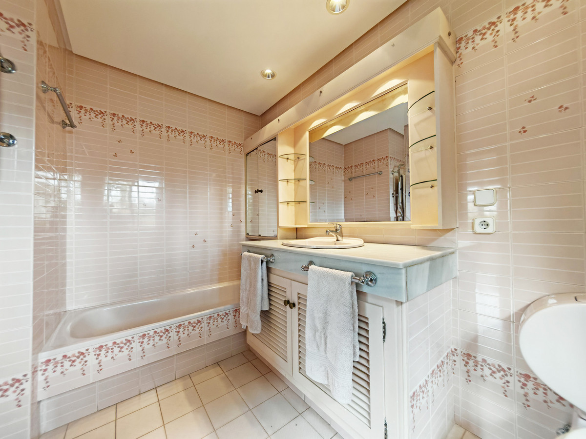 Villa te koop in Los Monteros