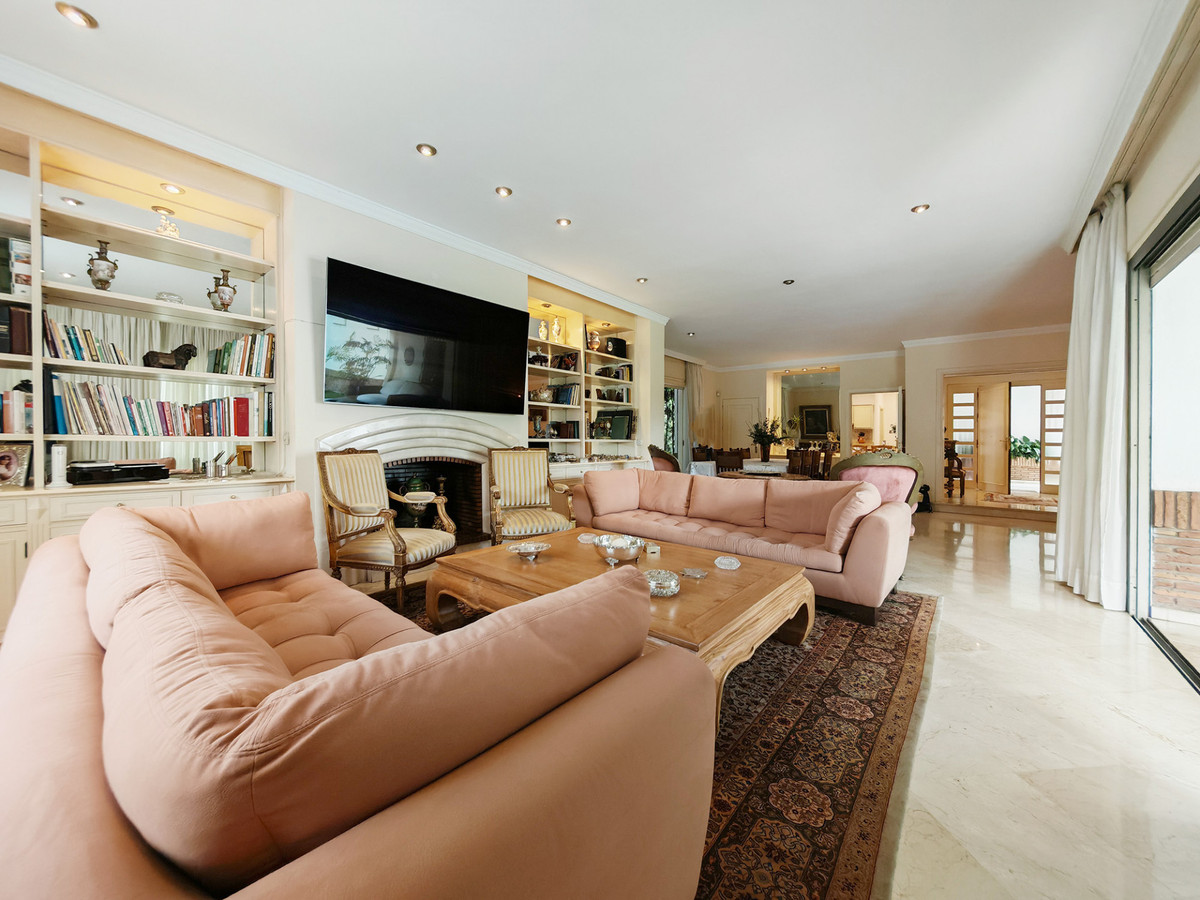 Villa te koop in Los Monteros