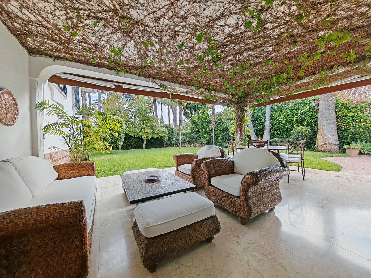 Villa te koop in Los Monteros