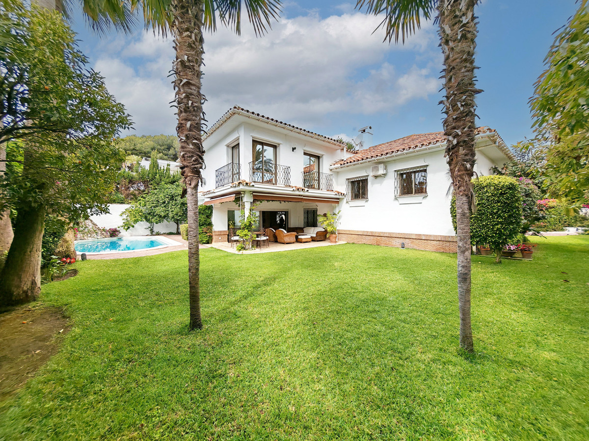 Villa te koop in Los Monteros