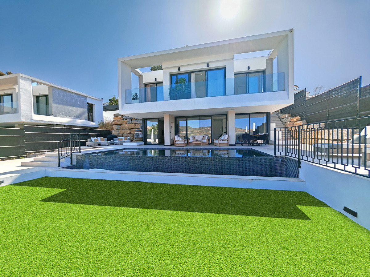 Villa te koop in Estepona