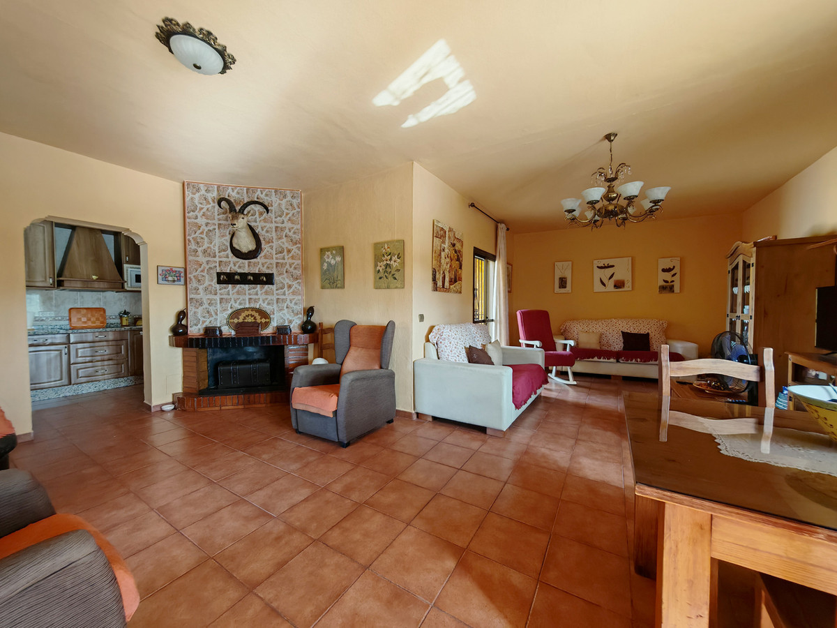 Finca met zeezicht te koop in Estepona