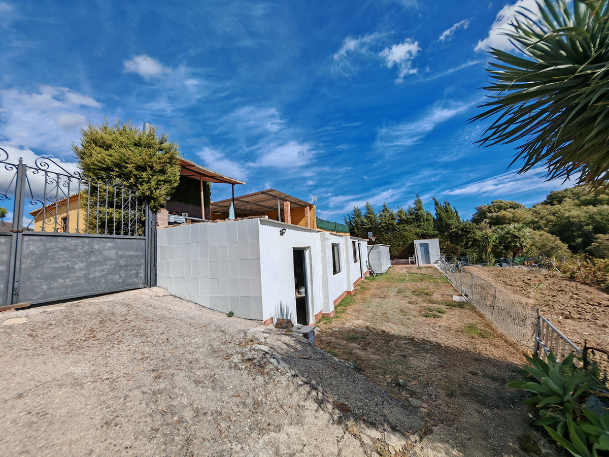 Finca met zeezicht te koop in Estepona