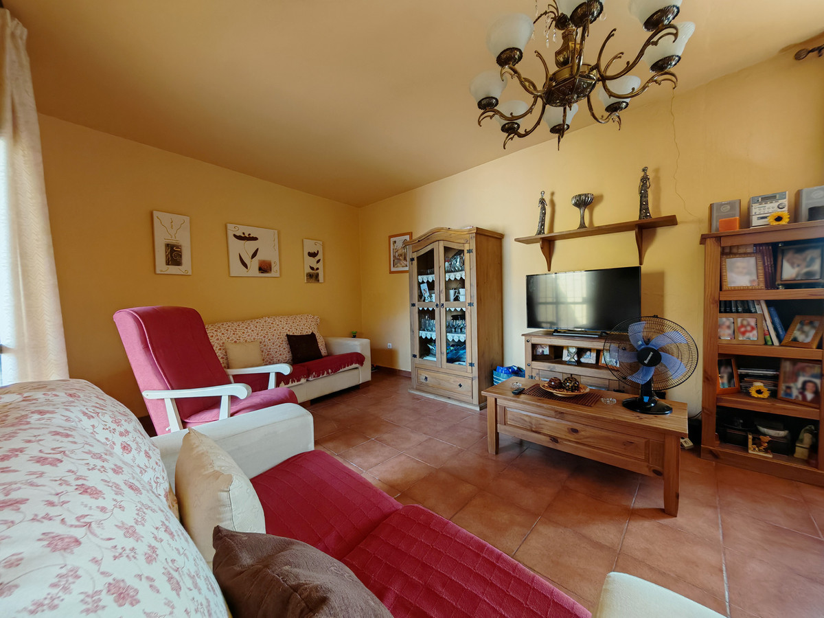 Finca met zeezicht te koop in Estepona