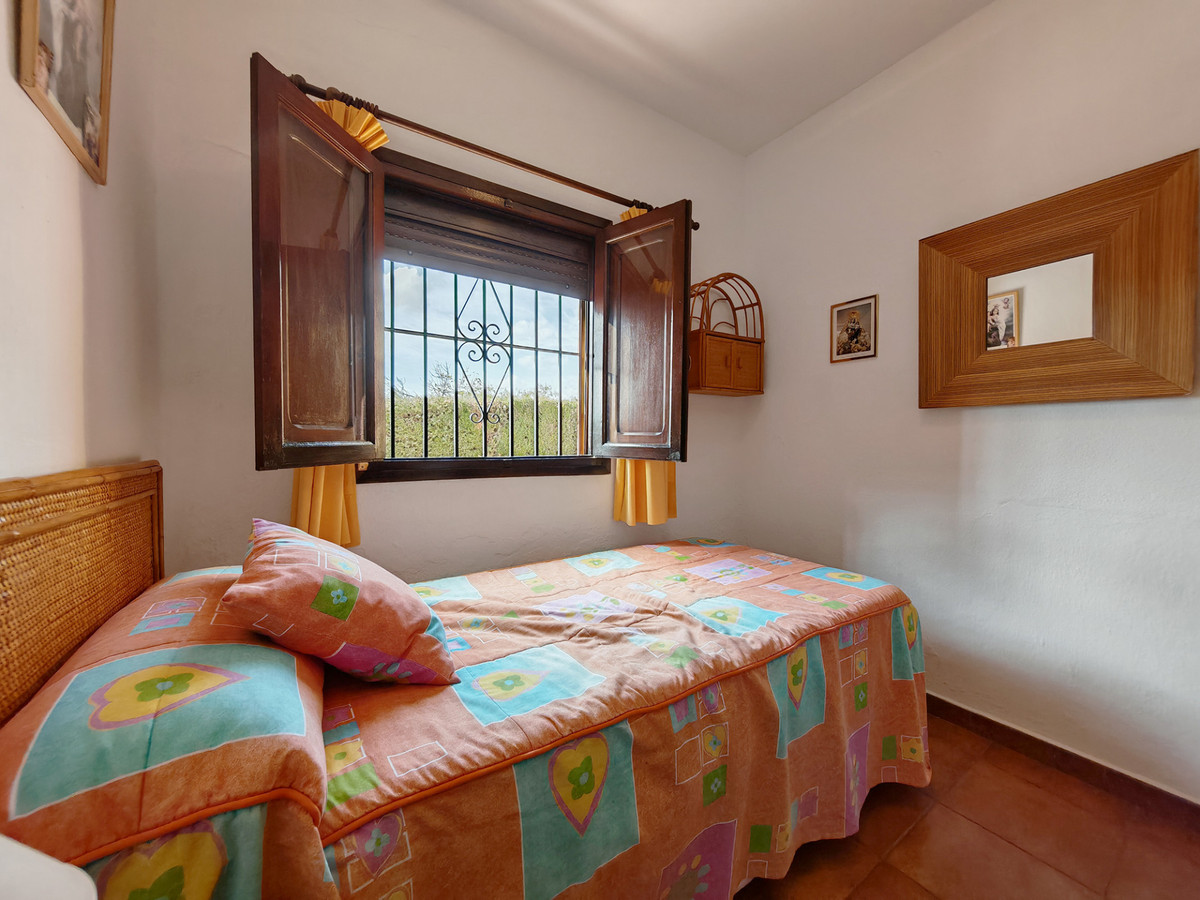 Finca met zeezicht te koop in Estepona