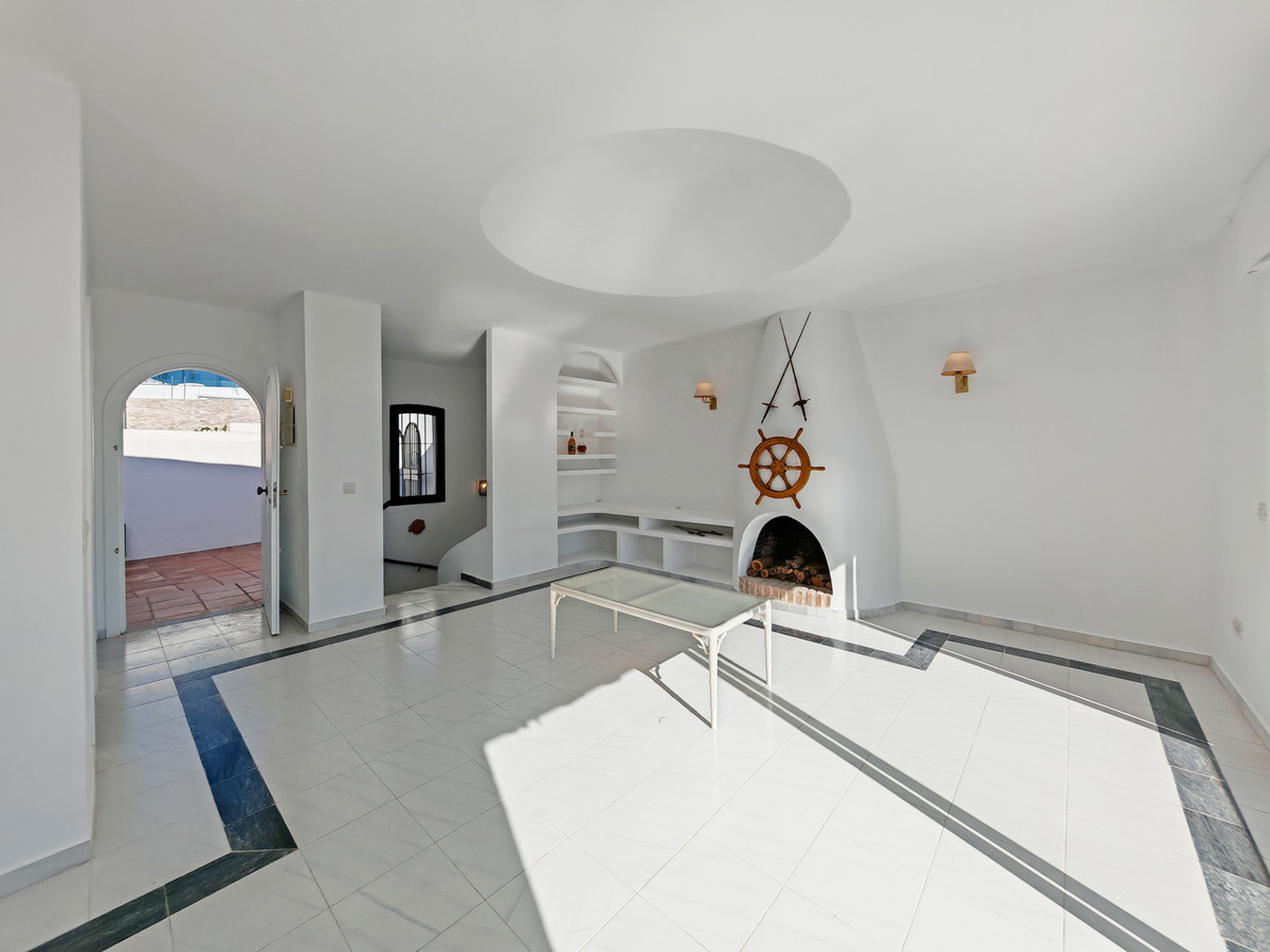 Geschakelde woning te koop in Cabopino