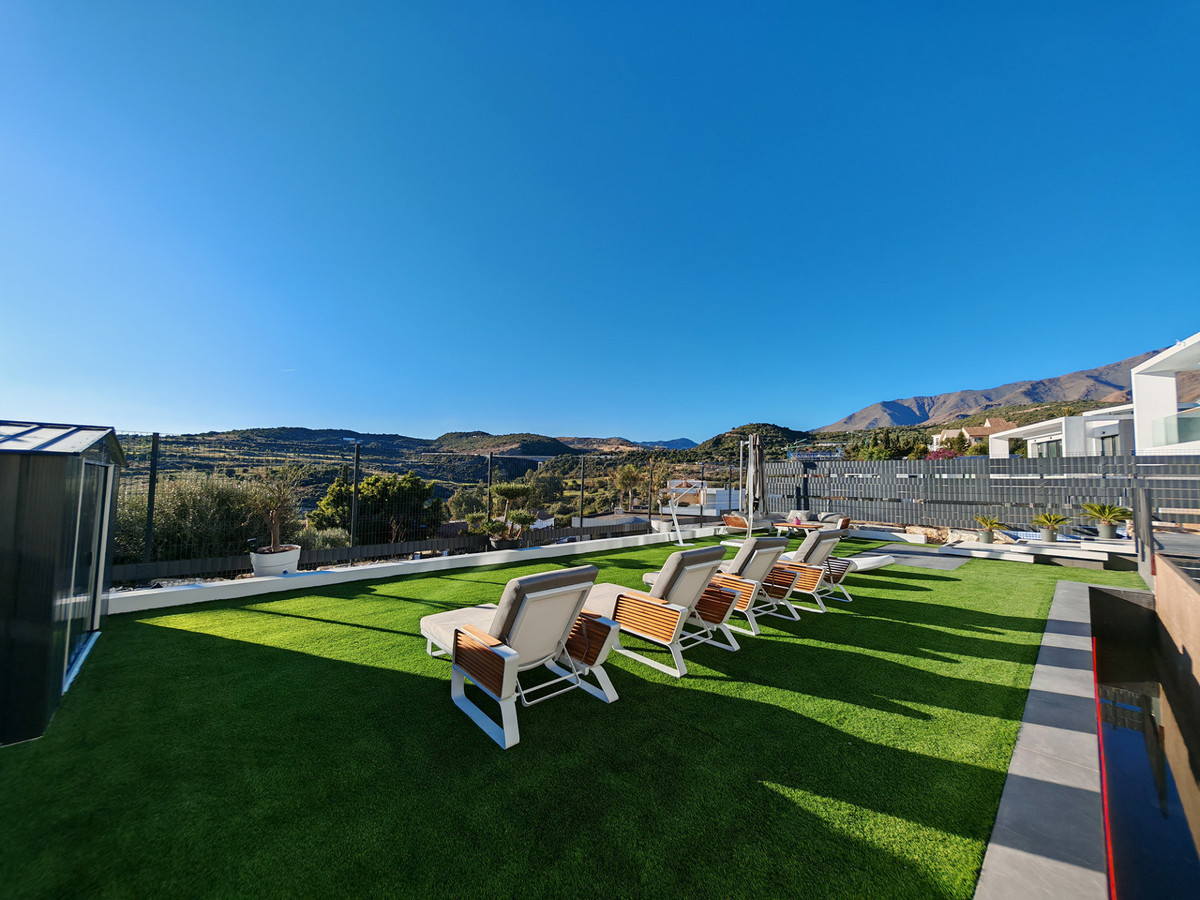 Villa te koop in Estepona