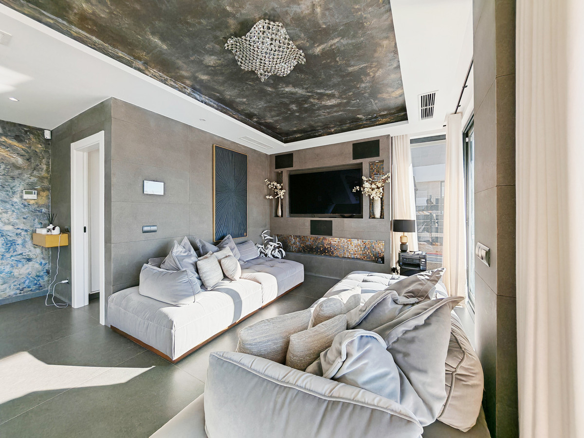 Villa te koop in Estepona