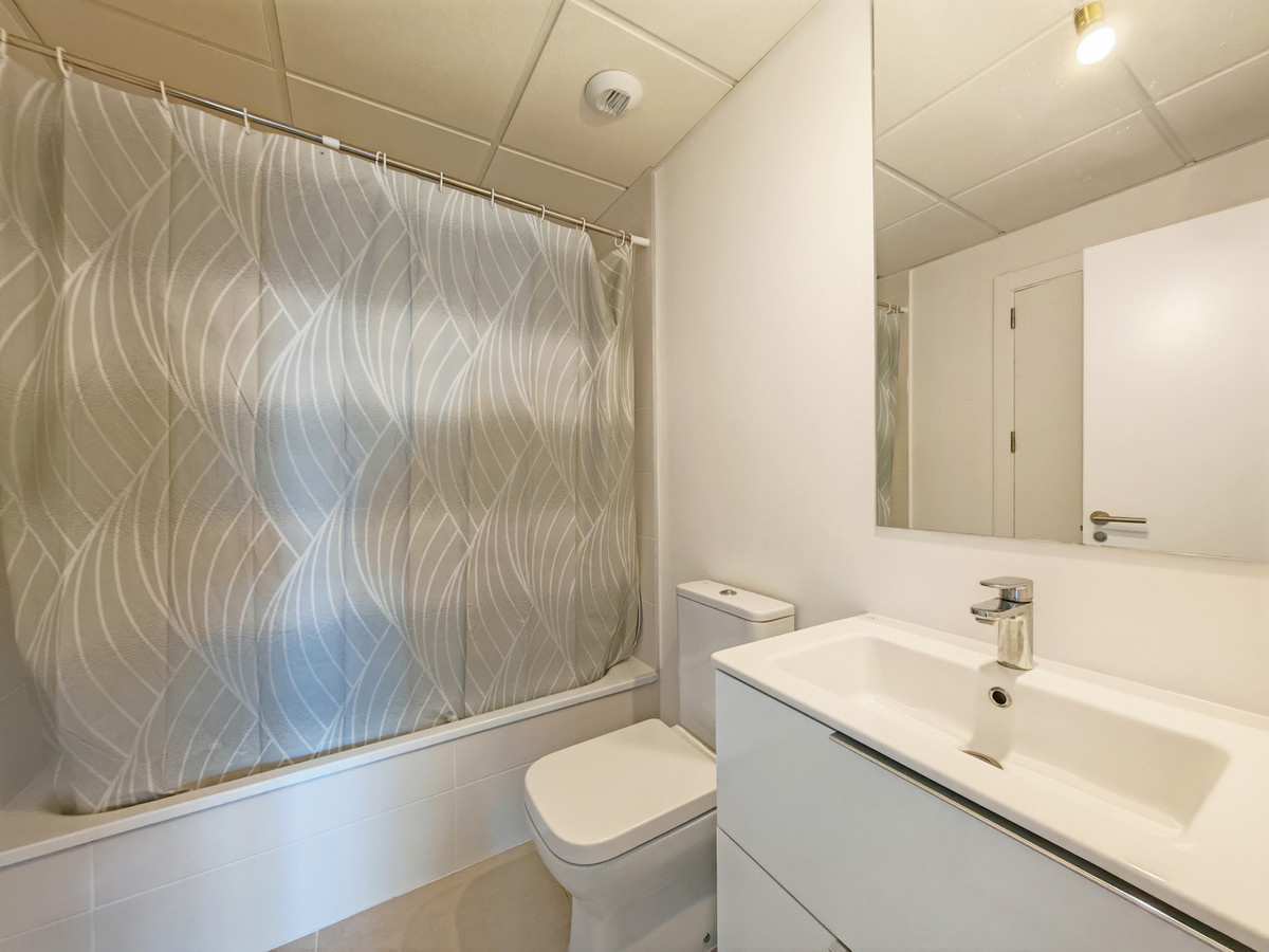 Modern appartement te koop in Estepona