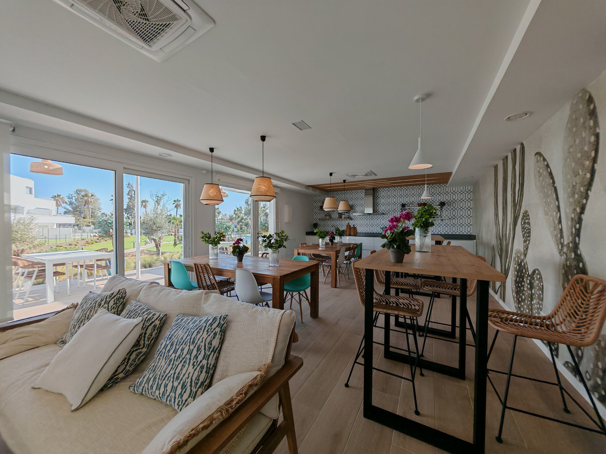 Modern appartement te koop in Estepona