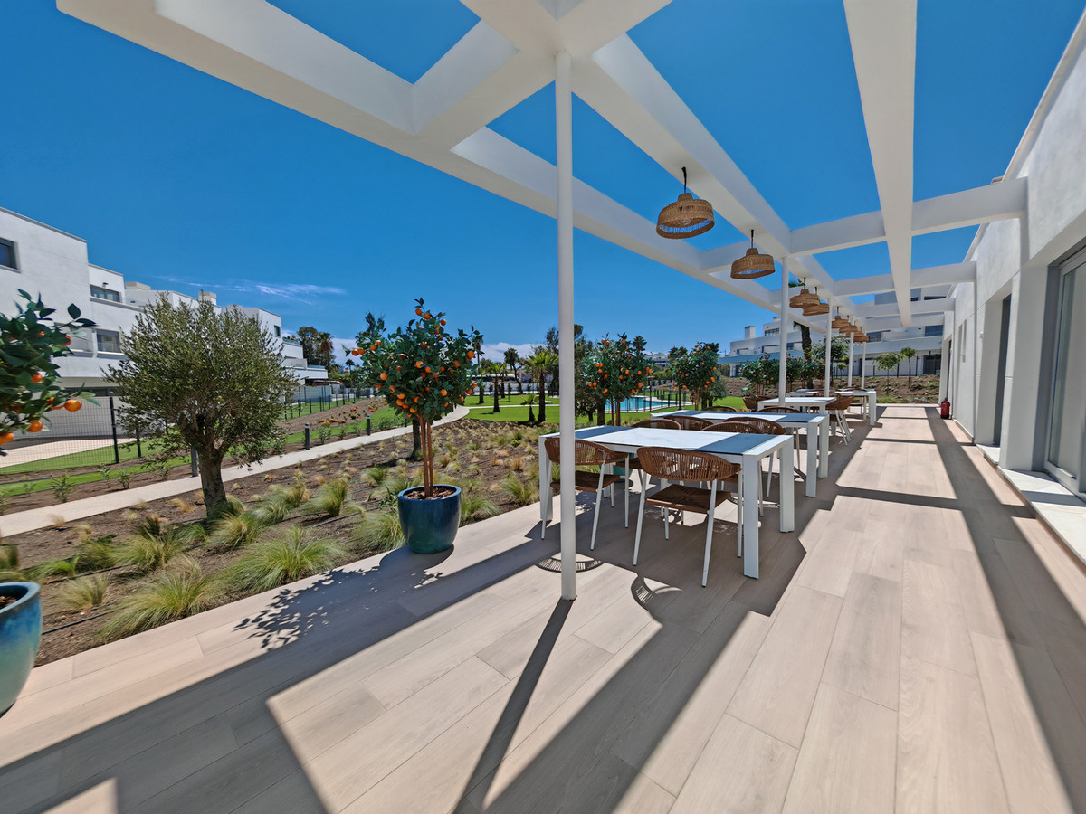 Modern appartement te koop in Estepona