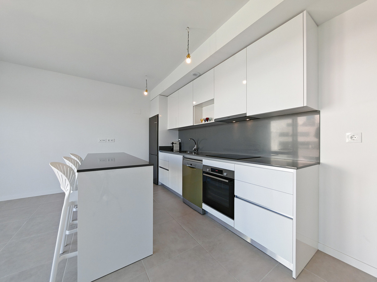 Modern appartement te koop in Estepona
