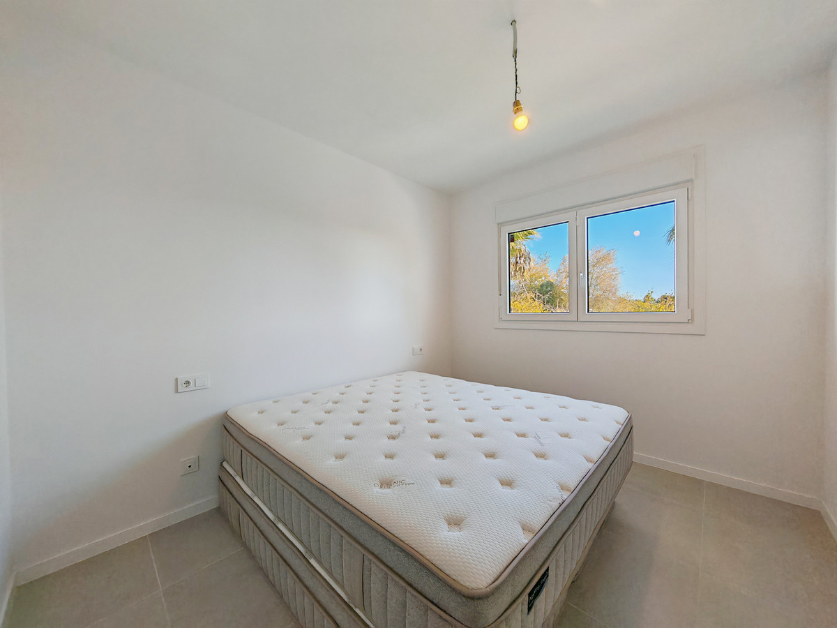 Modern appartement te koop in Estepona