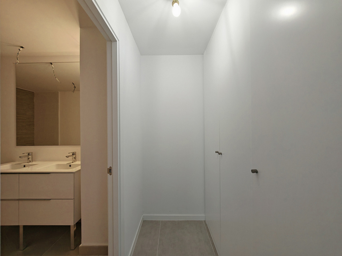 Modern appartement te koop in Estepona
